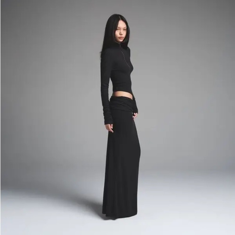 NEW SKIMS CLOUD FOLDOVER LONG SKIRT IN ONYX XS - Picture 3 of 8